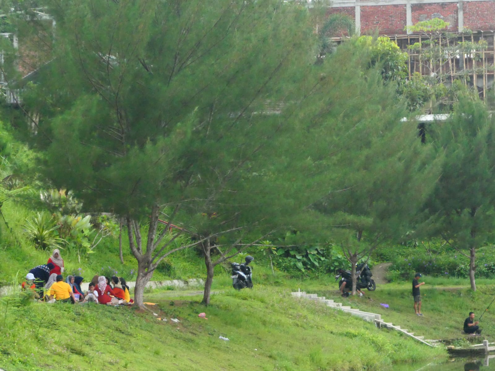 Embung Kali Gombong: Surga Tersembunyi di Kawunganten yang Tak Pernah Penuh